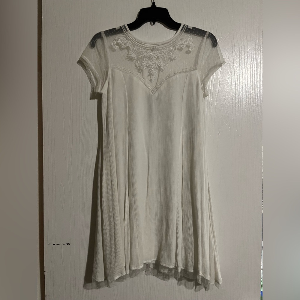 Elegant White Lace Dress